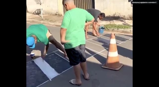 Oto sposób na tanie i skuteczne spowolnienie ruchu całej ulicy, ale jest haczyk. Zaryzykujesz?