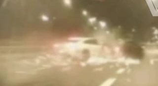 Warszawa: pijany kierowca taranuje rodzinę w samochodzie i zabija. Nagranie nie pozostawia złudzeń