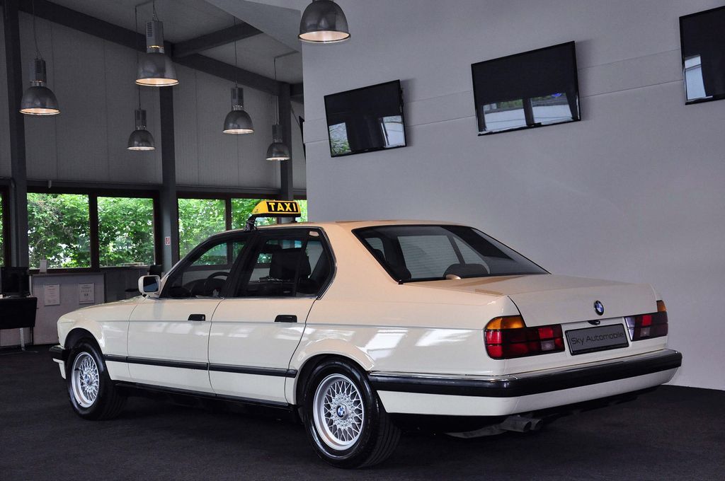 BMW E32