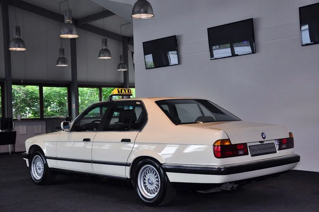 BMW E32
