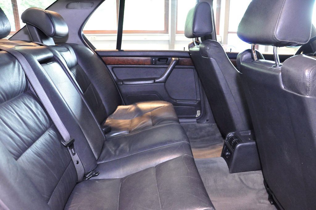 BMW E32