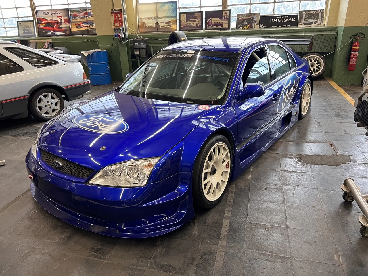 ford mondeo v8 