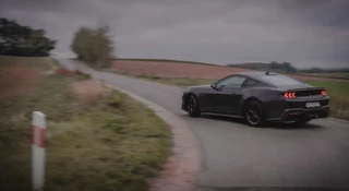Nowy Ford Mustang ma aż trzy hamulce ręczne i postojowe. Po co? To hydrozagadka