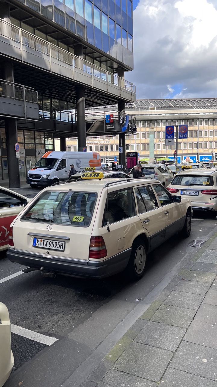 mercedes taxi