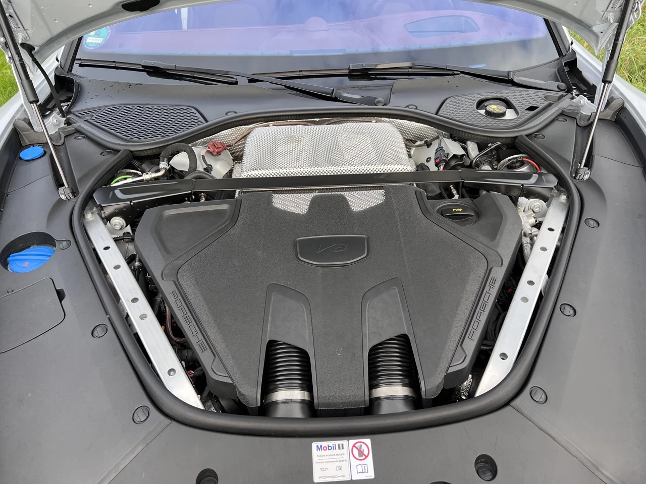 porsche panamera 2025