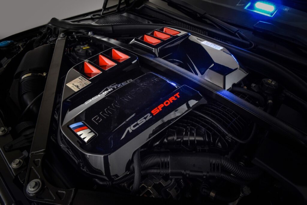 https://ocs-pl.oktawave.com/v1/AUTH_2887234e-384a-4873-8bc5-405211db13a2/autoblog/2024/11/Polizei-BMW-M2-G87-Tune-it-Safe-2024-AC-Schnitzer-Tuning-Interieur-05-Duzy-1024x684.jpeg