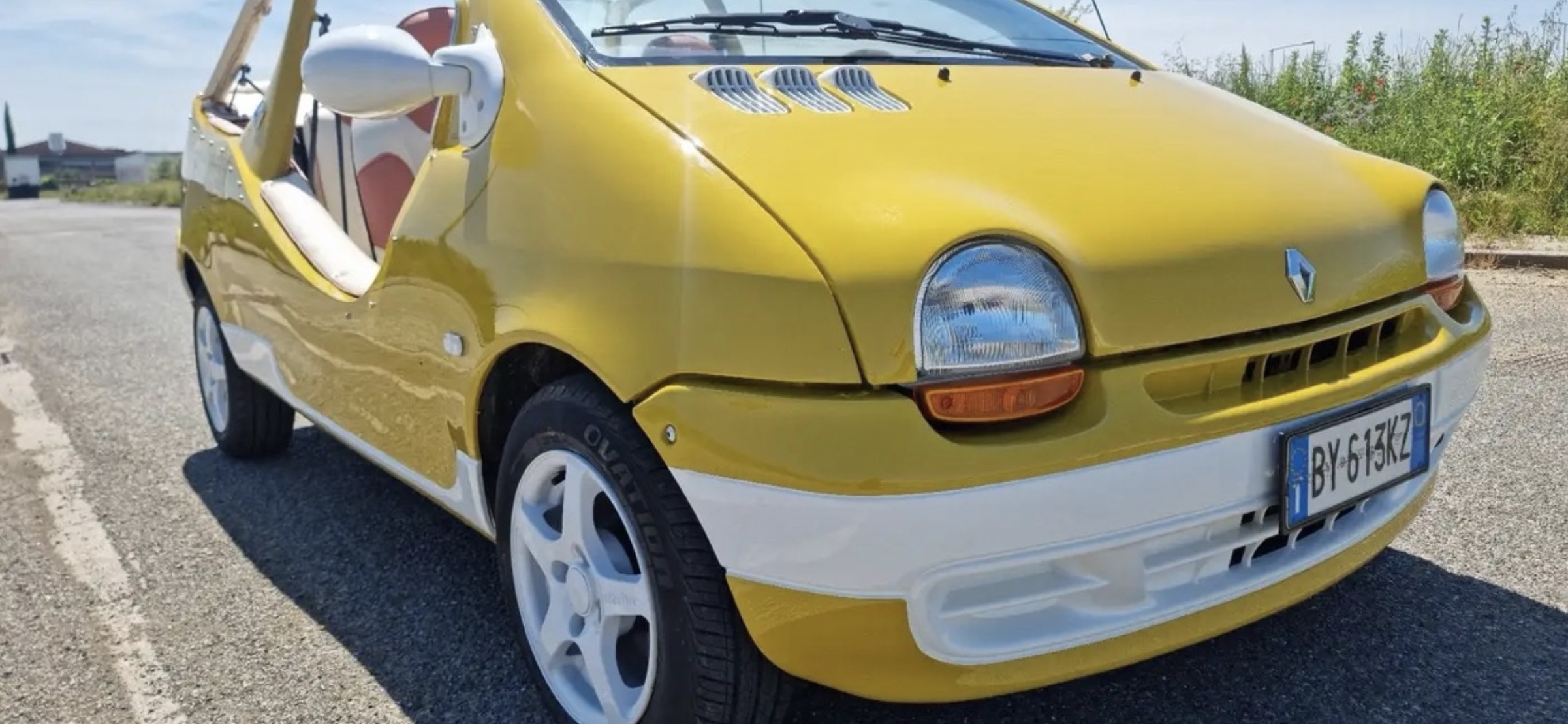 Wyprodukowano miliony Renault Twingo, ale powstało tylko 18 sztuk w takiej wersji. Cena? Średnia