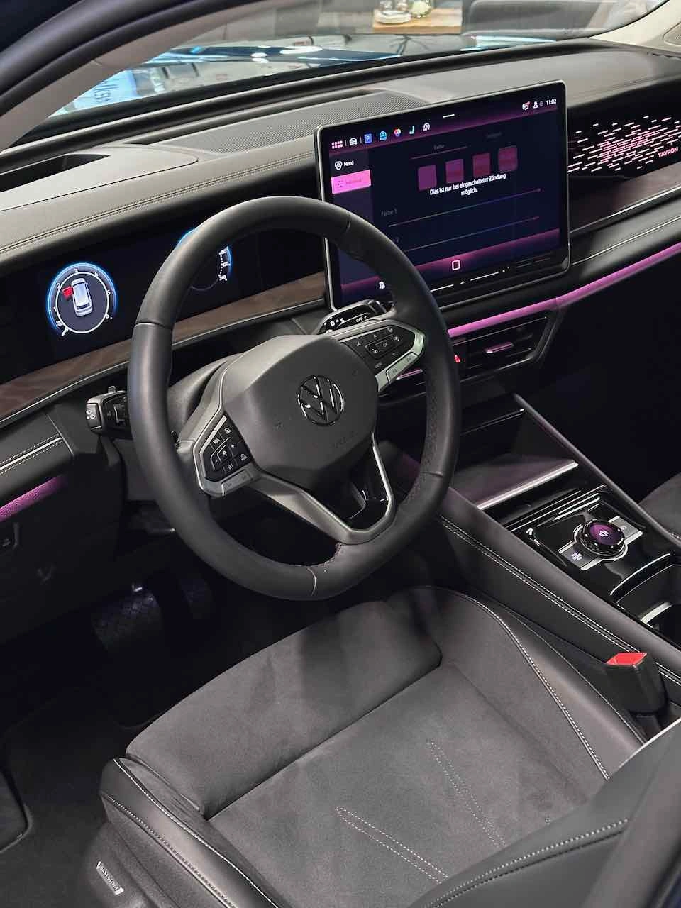 https://ocs-pl.oktawave.com/v1/AUTH_2887234e-384a-4873-8bc5-405211db13a2/autoblog/2024/11/volkswagen-tayron-36-1.jpeg