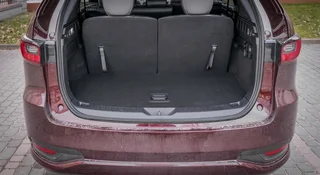 Mazda też to ma. Teraz można ukryć najbardziej irytujący element wyposażenia