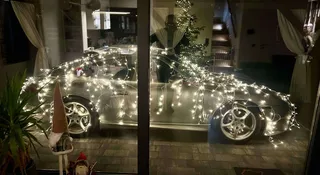 Właściciel tego Porsche wygrał internet. To najlepsza ozdoba świąteczna na świecie