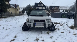Subaru Forester z polskich ogłoszeń ma napęd na cztery nie wiadomo co, bo z pewnością nie są to koła