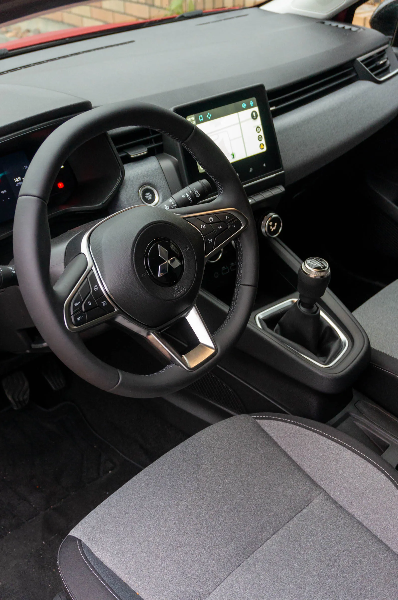 https://ocs-pl.oktawave.com/v1/AUTH_2887234e-384a-4873-8bc5-405211db13a2/autoblog/2024/12/mitsubishi-colt-invite-lpg-25.jpg
