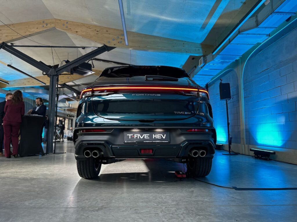 https://ocs-pl.oktawave.com/v1/AUTH_2887234e-384a-4873-8bc5-405211db13a2/autoblog/2025/01/forthing-t-five-hev-1-1024x768.jpeg