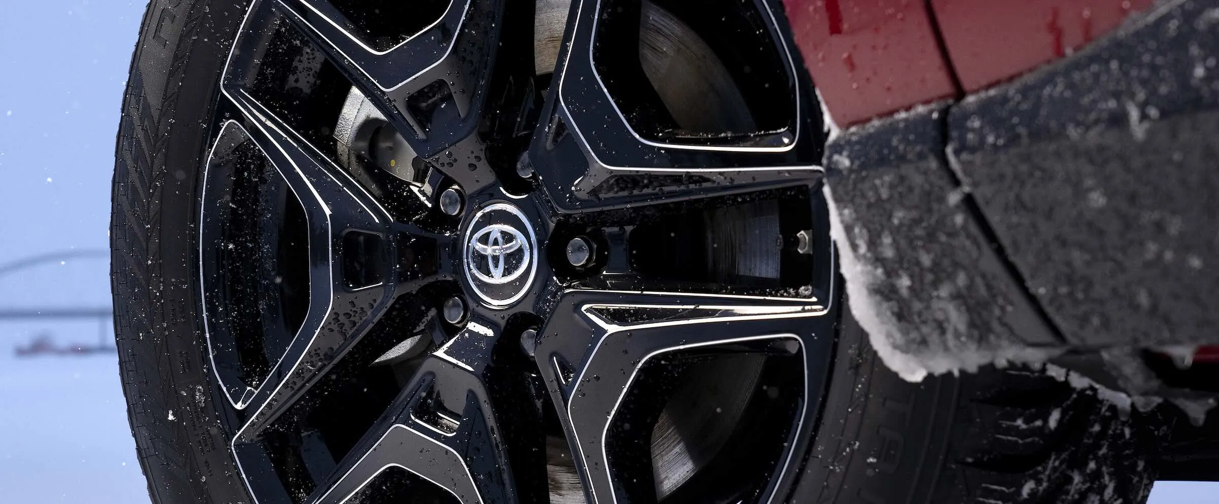 Nowa Toyota RAV4 już na drogach. Najważniejsza zmiana potwierdzona