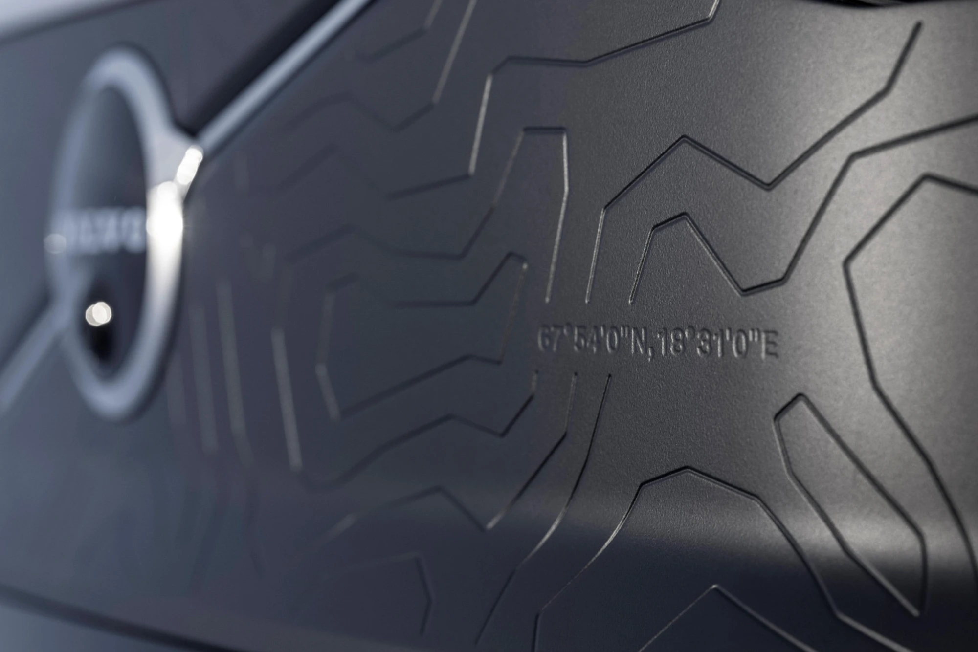https://ocs-pl.oktawave.com/v1/AUTH_2887234e-384a-4873-8bc5-405211db13a2/autoblog/2025/02/Volvo_EX30_Cross_Country-3-1.jpg