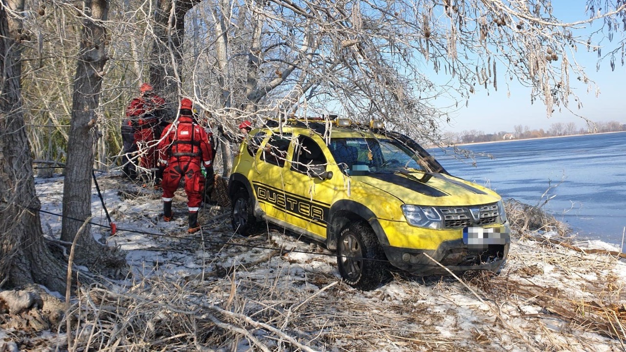 dacia duster jezioro
