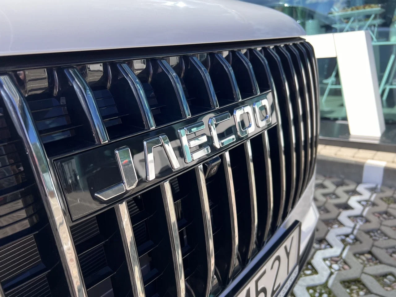MG HS kroczy pewnie przez Polskę. Ale wielki chiński SUV siedzi mu na plecach