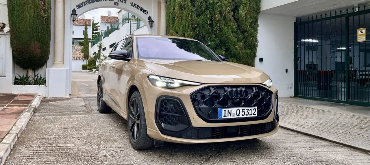 Audi Q5 cover