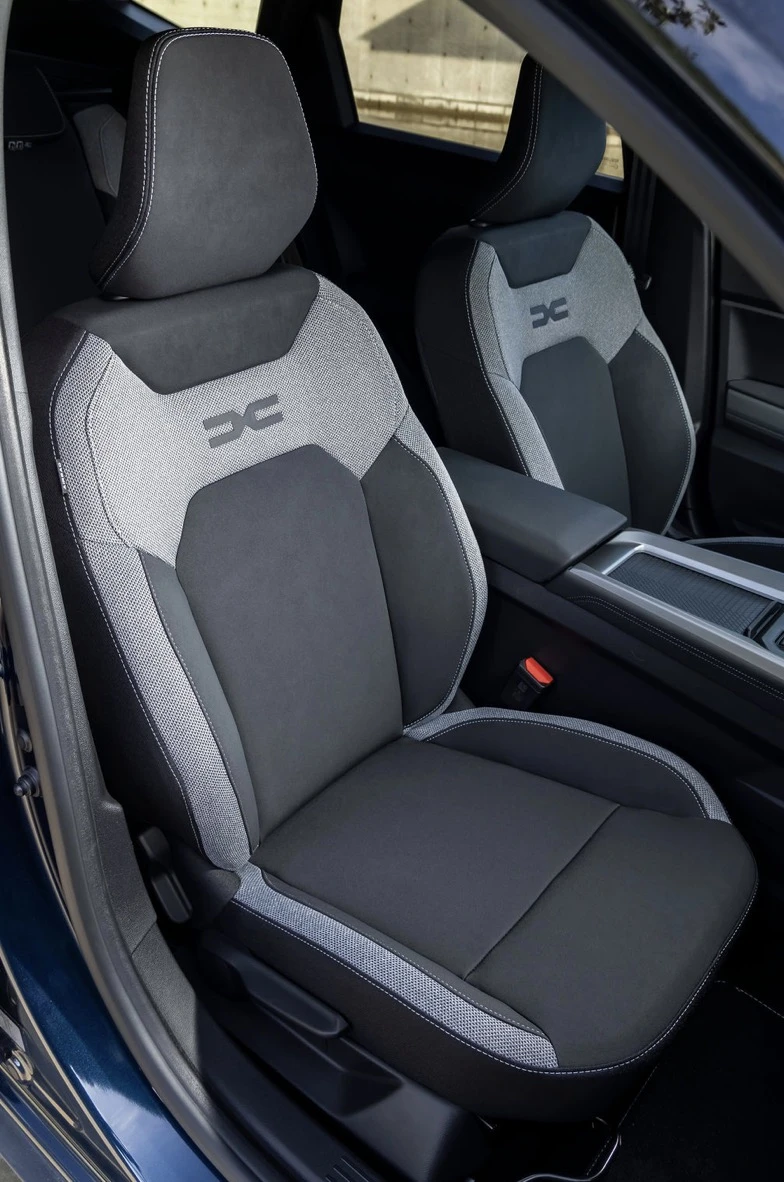 https://ocs-pl.oktawave.com/v1/AUTH_2887234e-384a-4873-8bc5-405211db13a2/autoblog/2025/03/Dacia-Bigster_58.jpg