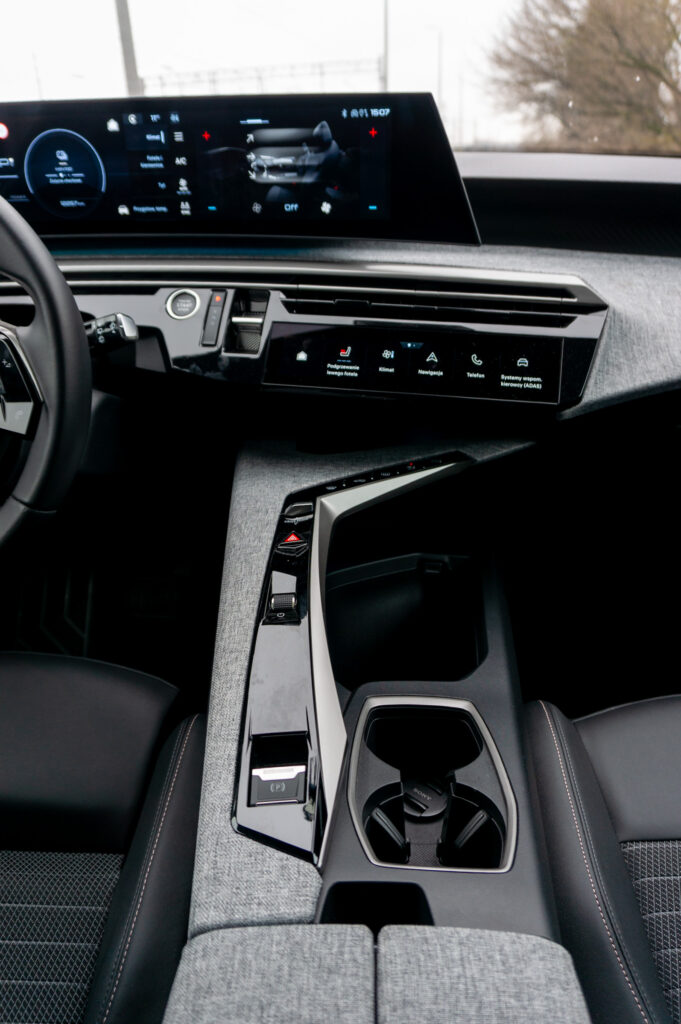 https://ocs-pl.oktawave.com/v1/AUTH_2887234e-384a-4873-8bc5-405211db13a2/autoblog/2025/03/peugeot-e5008-20-2-681x1024.jpg