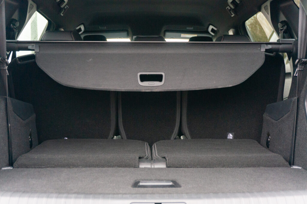 https://ocs-pl.oktawave.com/v1/AUTH_2887234e-384a-4873-8bc5-405211db13a2/autoblog/2025/03/peugeot-e5008-29-2-1024x681.jpg