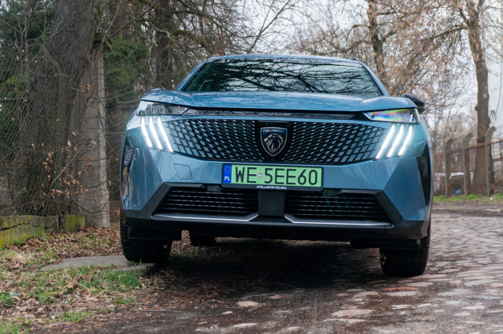 https://ocs-pl.oktawave.com/v1/AUTH_2887234e-384a-4873-8bc5-405211db13a2/autoblog/2025/03/peugeot-e5008-36-2-1024x681.jpg