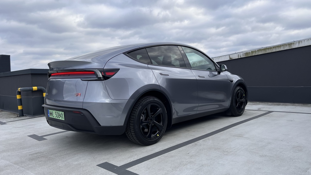 tesla model y juniper 2025 class="wp-image-639616"