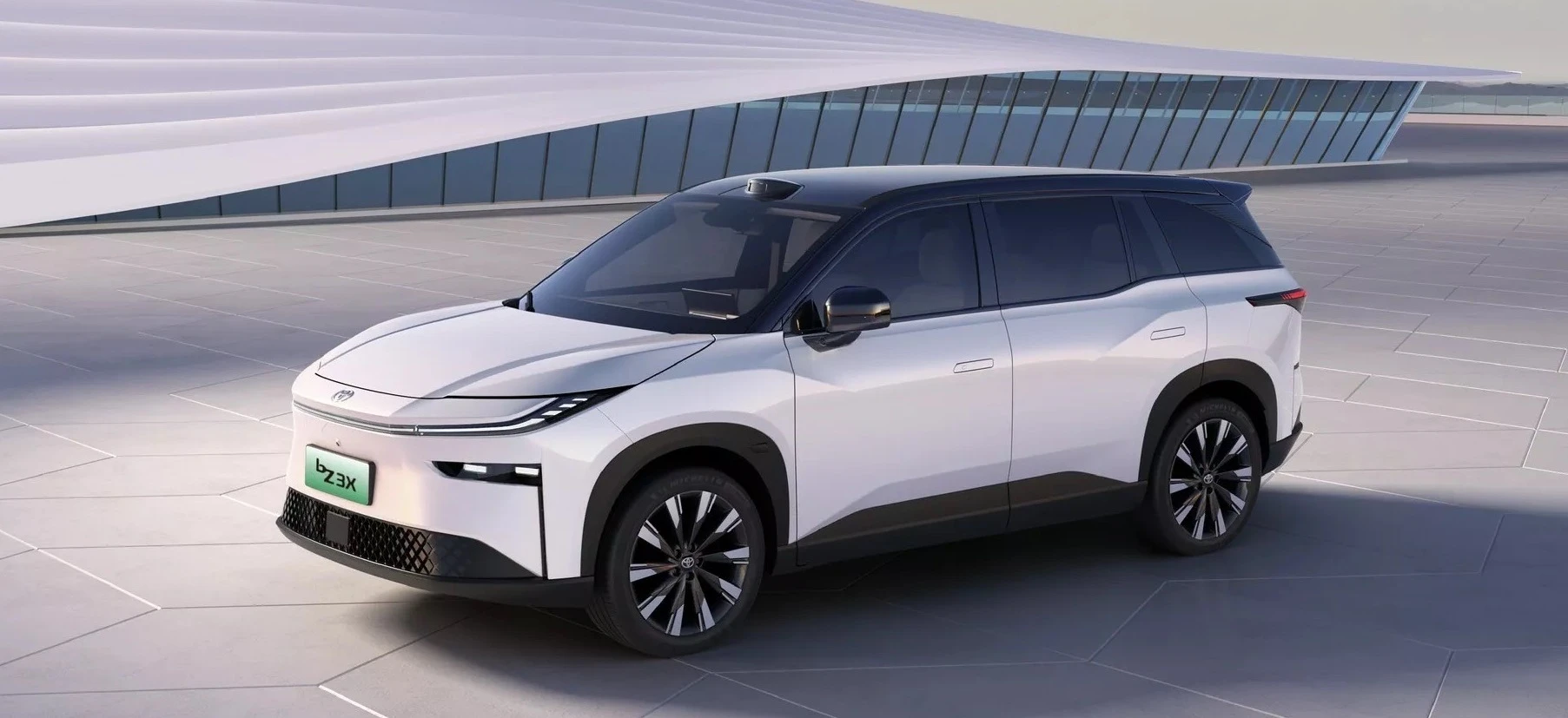 Klienci rzucili się na nowego SUV-a Toyoty. Wysiadły serwery obsługujące zamawianie