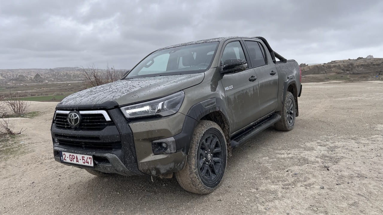 toyota hilux 2025