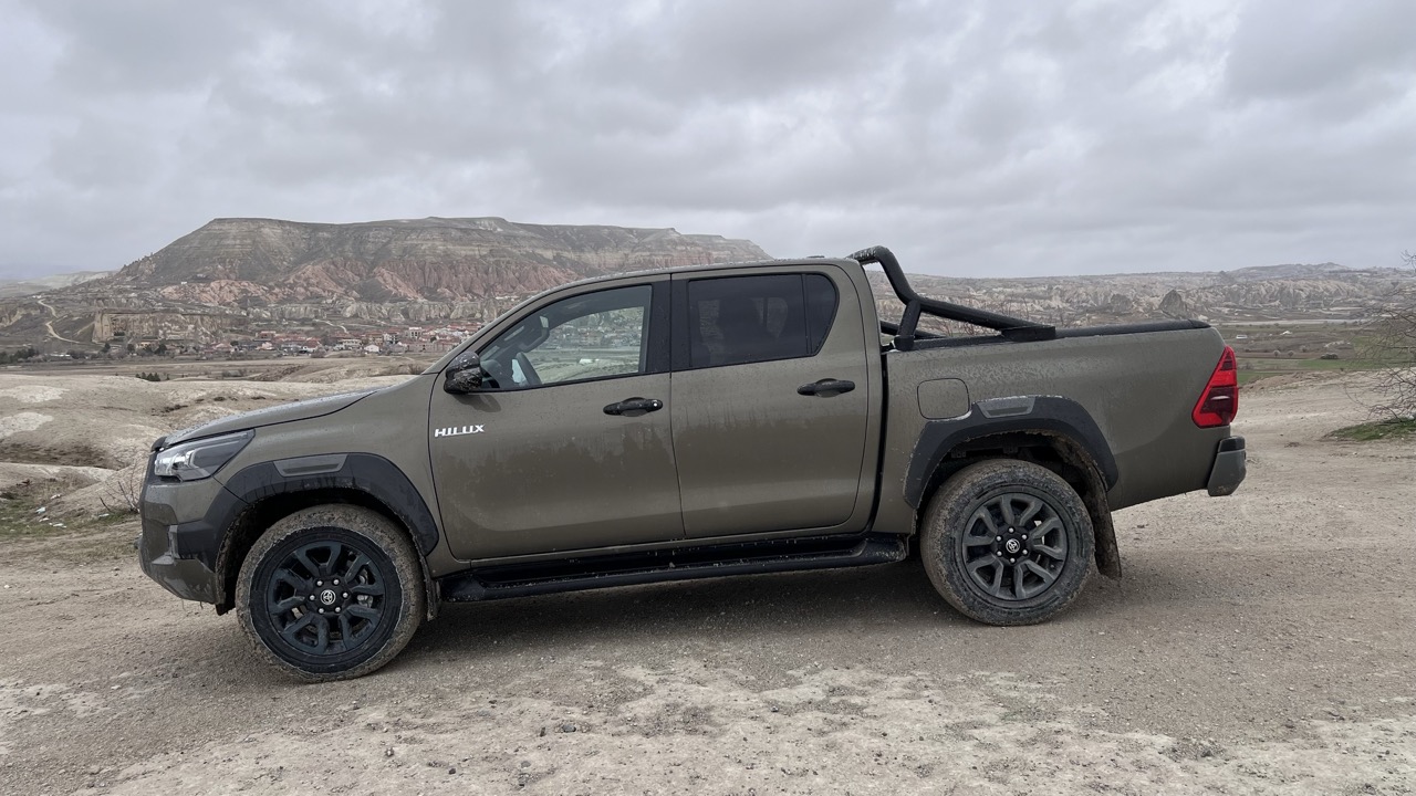 toyota hilux 2025