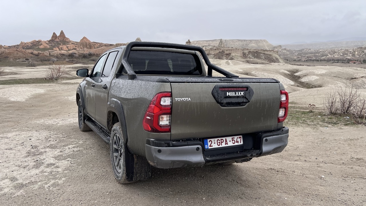 toyota hilux 2025