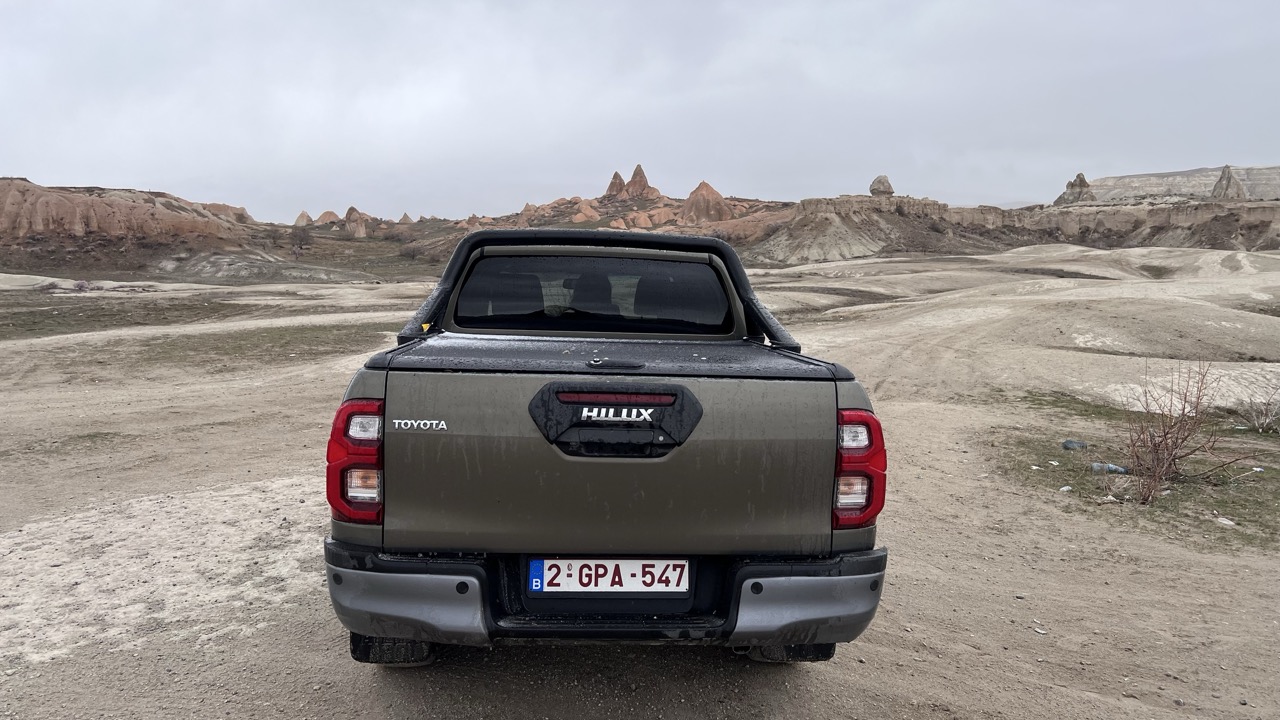 toyota hilux 2025