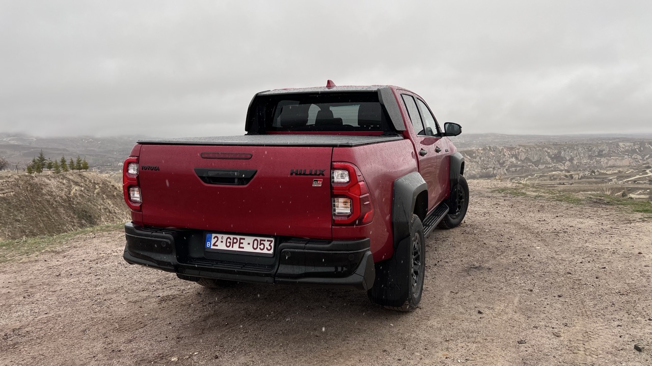 toyota hilux 2025