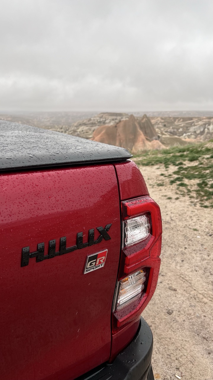 toyota hilux 2025