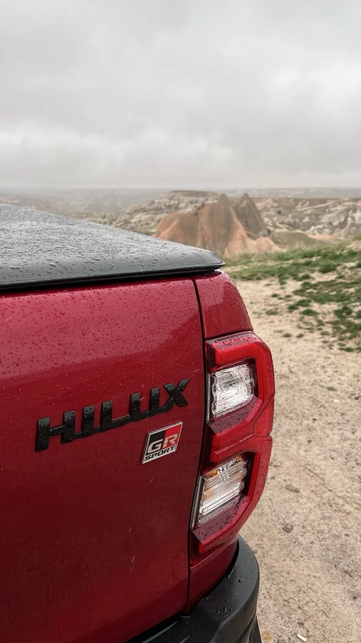 toyota hilux 2025 