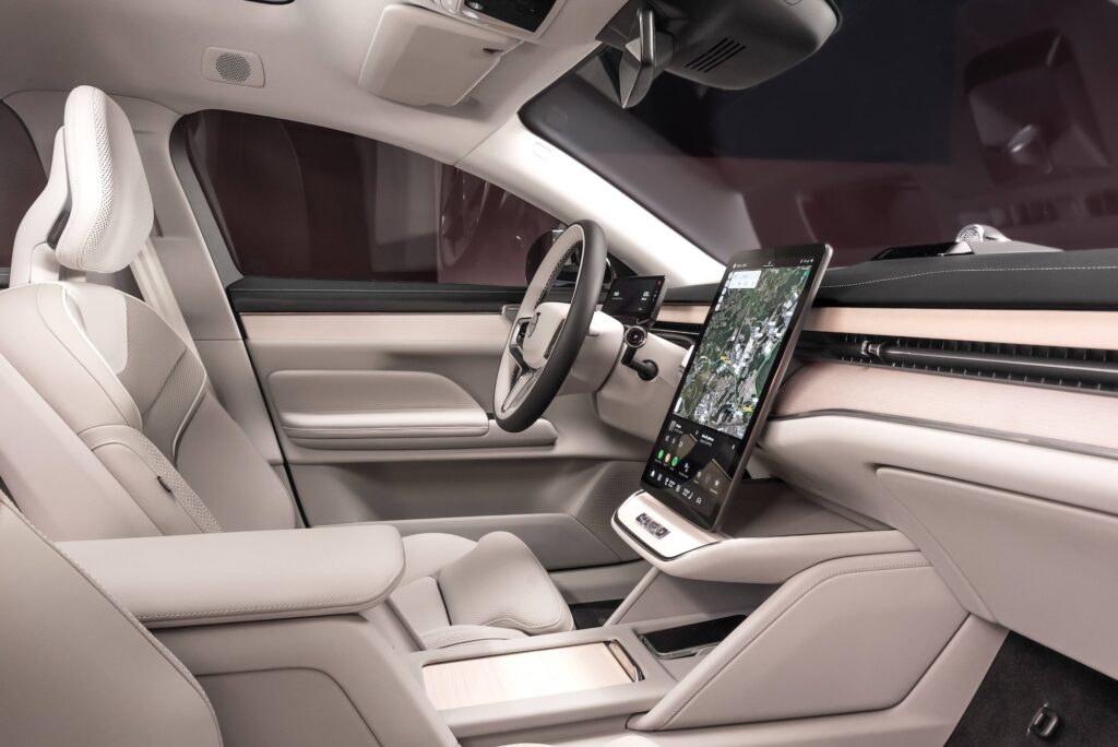 https://ocs-pl.oktawave.com/v1/AUTH_2887234e-384a-4873-8bc5-405211db13a2/autoblog/2025/03/volvo-es90-premiera-zdjecia-specyfikacja-cena-42-1024x684.jpeg