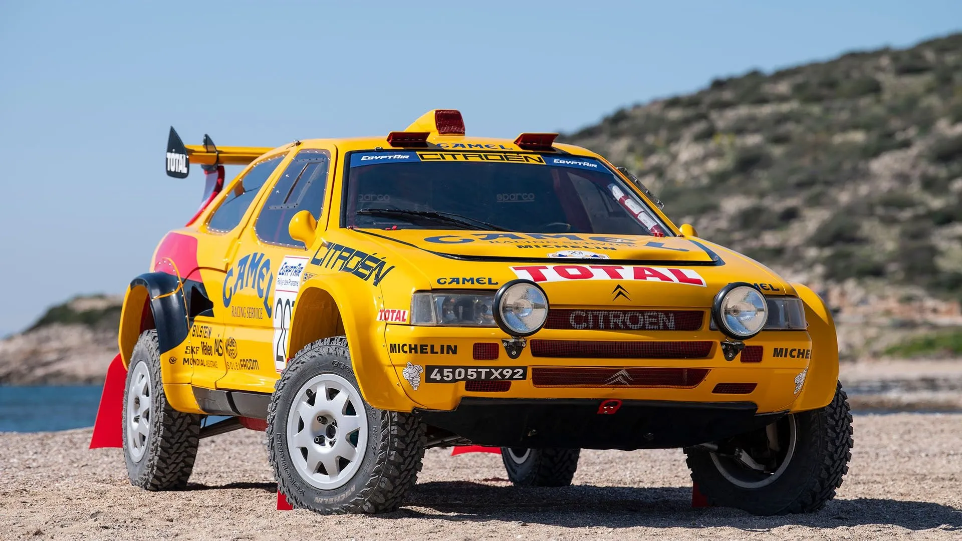 https://ocs-pl.oktawave.com/v1/AUTH_2887234e-384a-4873-8bc5-405211db13a2/autoblog/2025/04/1990-citroen-zx-rallye-raid-6.jpeg