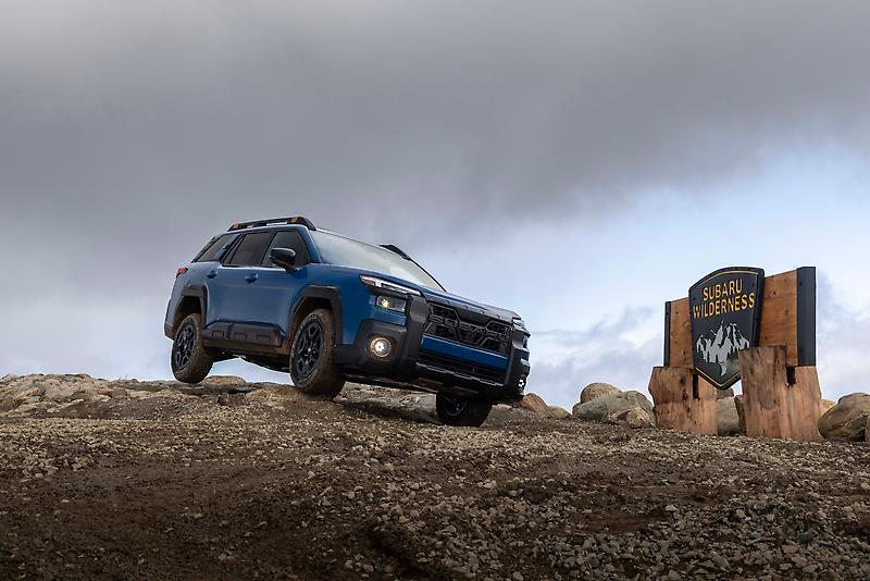 https://ocs-pl.oktawave.com/v1/AUTH_2887234e-384a-4873-8bc5-405211db13a2/autoblog/2025/04/2026_Subaru_Outback_Wilderness_01__mid.jpg