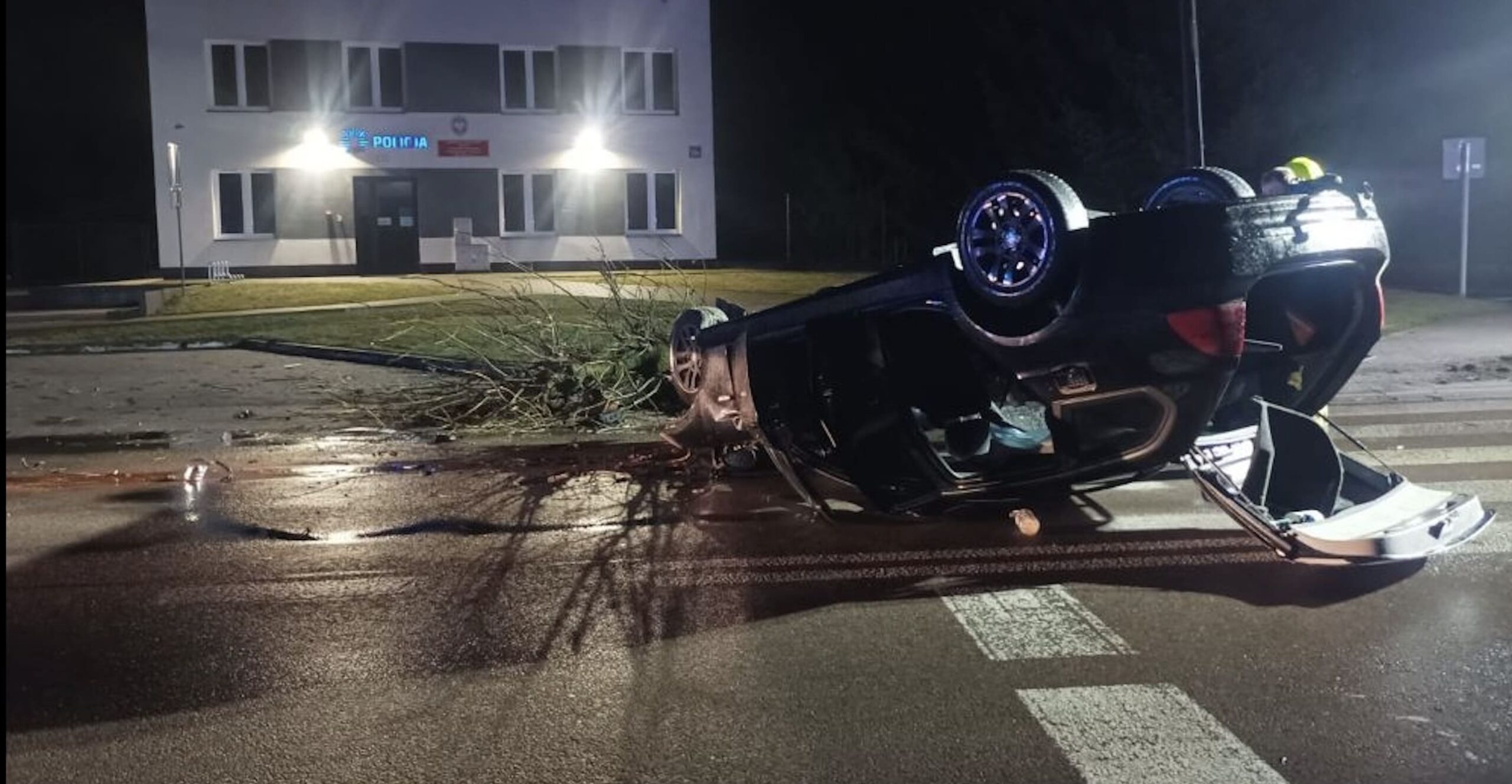 Jak kochać to księżniczki, a jak dachować to w bawarskiej karocy przed posterunkiem policji