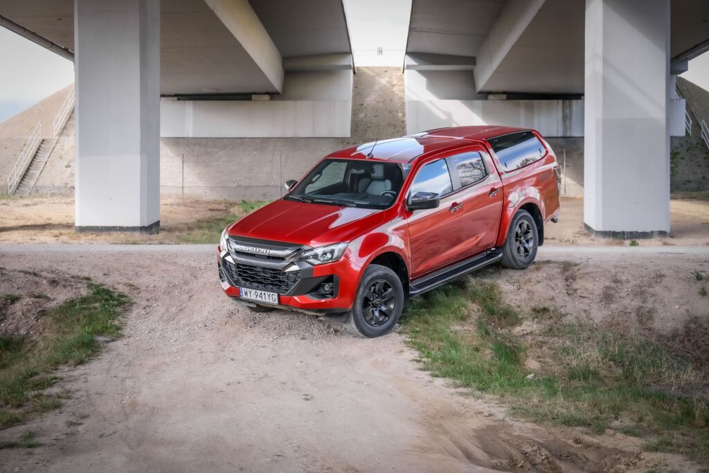 https://ocs-pl.oktawave.com/v1/AUTH_2887234e-384a-4873-8bc5-405211db13a2/autoblog/2025/04/Isuzu-D-Max_1-1024x683.jpg