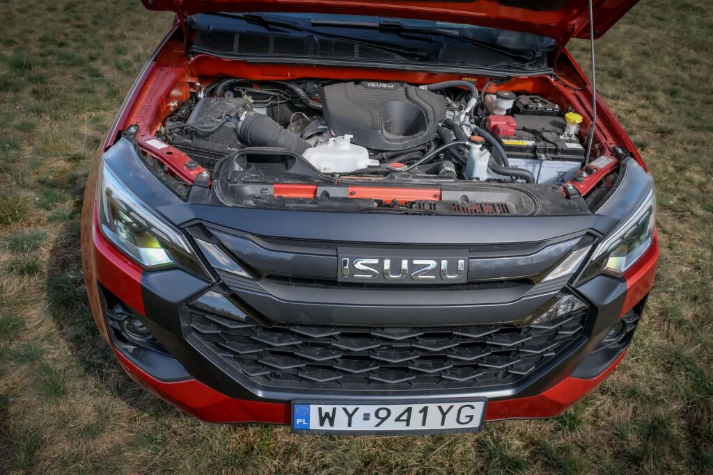 https://ocs-pl.oktawave.com/v1/AUTH_2887234e-384a-4873-8bc5-405211db13a2/autoblog/2025/04/Isuzu-D-Max_24-1024x683.jpg