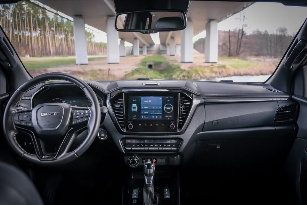 https://ocs-pl.oktawave.com/v1/AUTH_2887234e-384a-4873-8bc5-405211db13a2/autoblog/2025/04/Isuzu-D-Max_9-1024x683.jpg