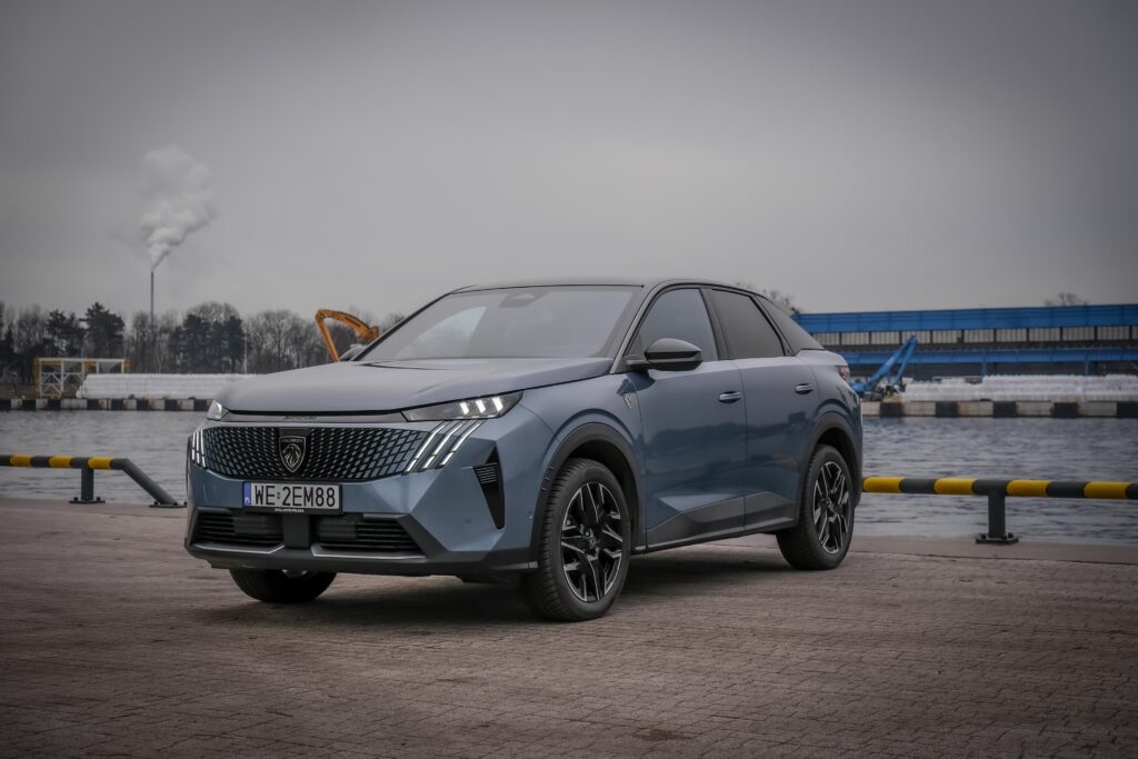 https://ocs-pl.oktawave.com/v1/AUTH_2887234e-384a-4873-8bc5-405211db13a2/autoblog/2025/04/Peugeot-3008-hybrid_13-1024x683.jpg