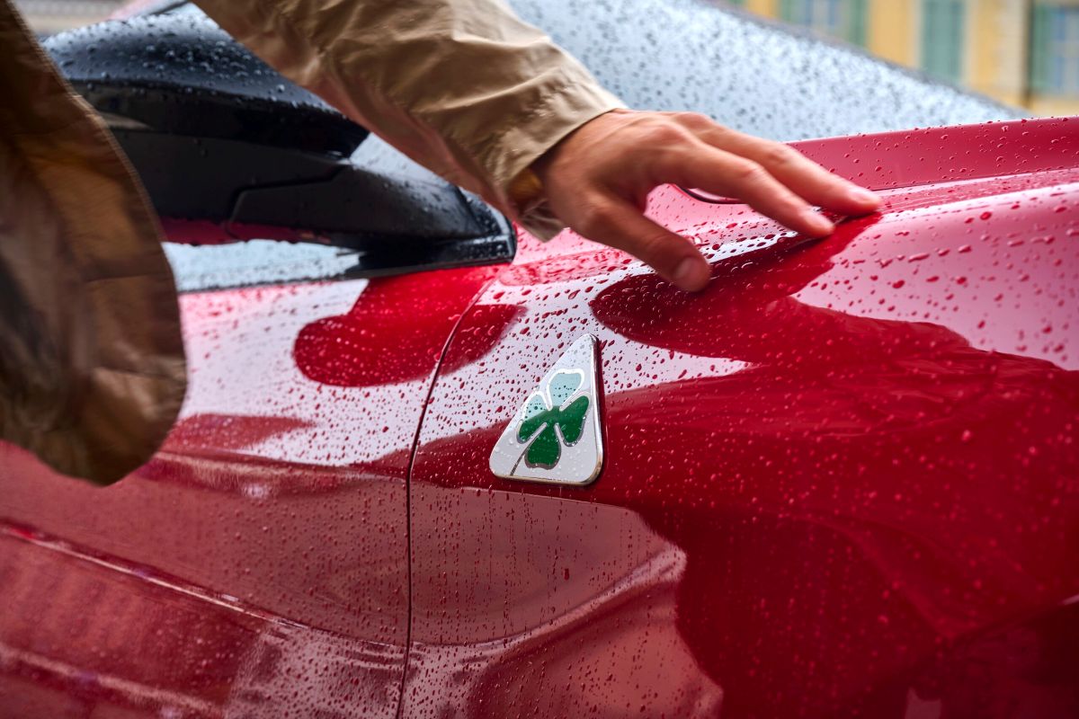 Oto nowa Alfa Romeo Stelvio. Trzymajcie się krzesła, bo Włosi poszli po bandzie