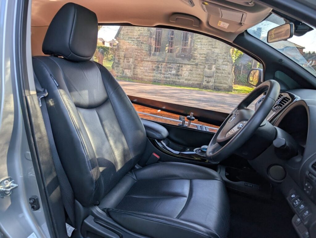 https://ocs-pl.oktawave.com/v1/AUTH_2887234e-384a-4873-8bc5-405211db13a2/autoblog/2025/04/nissan-leaf-karawan-4-1024x771.jpg