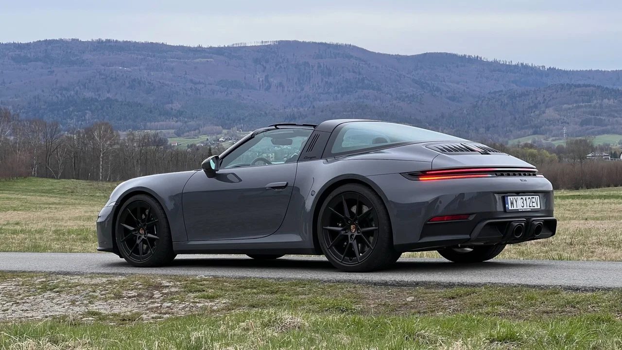 porsche 911 targa gts 