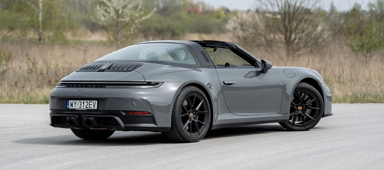 porsche 911 targa gts 2025
