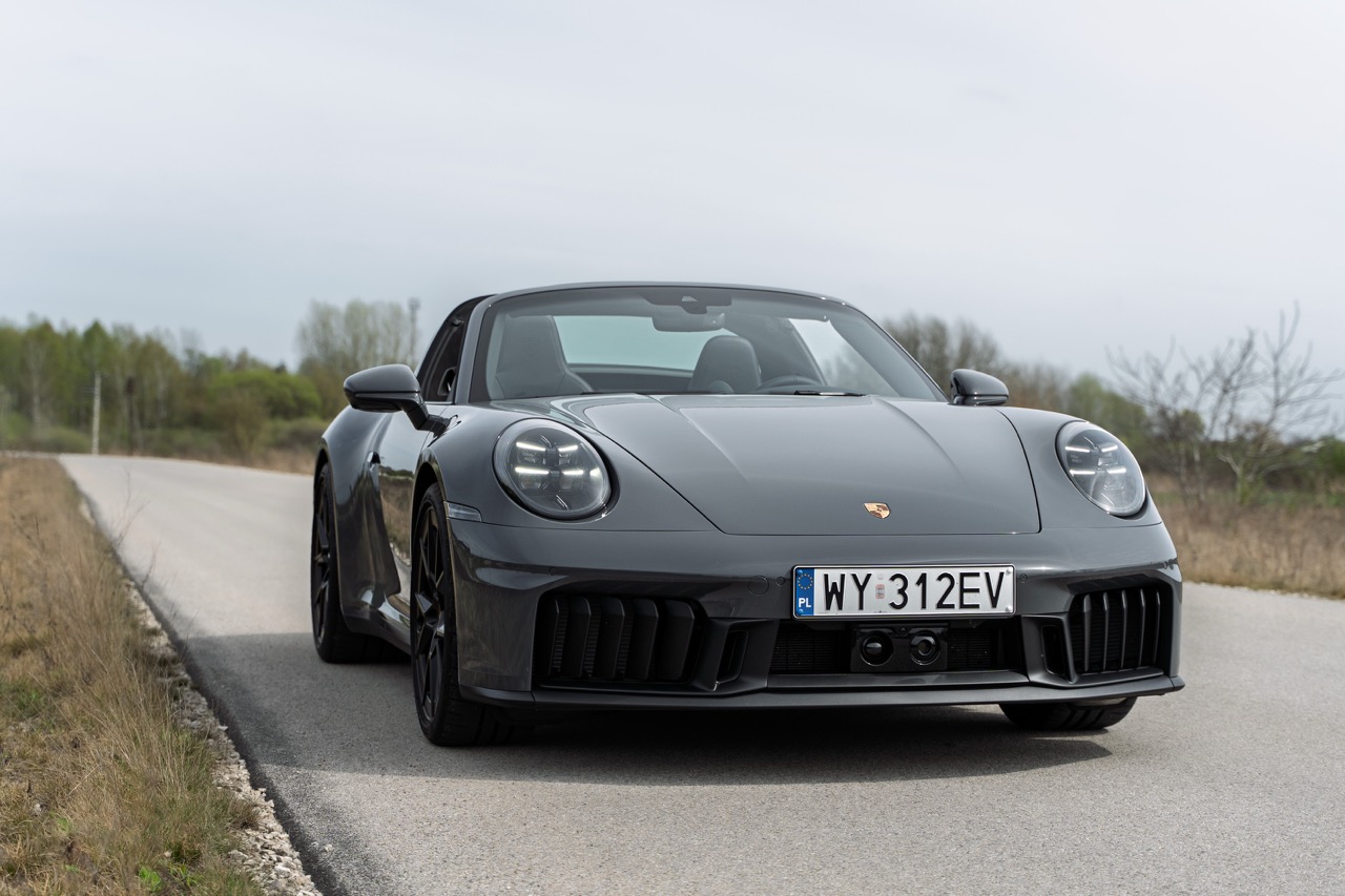 porsche 911 targa gts 2025