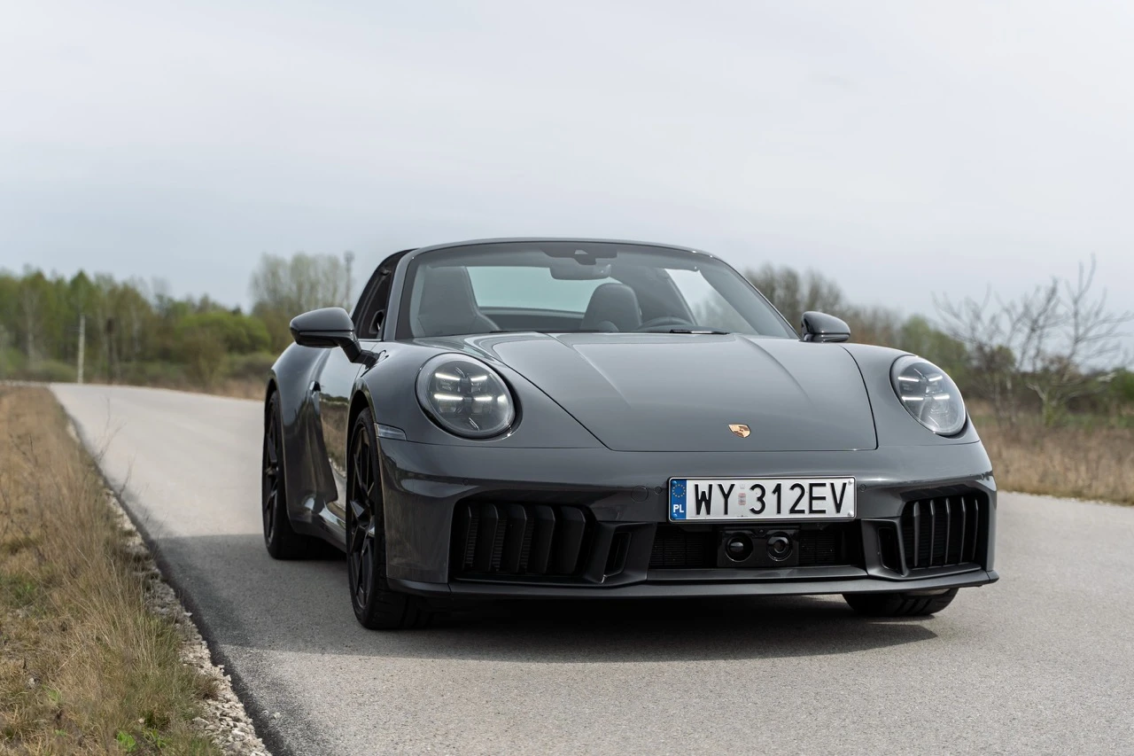 porsche 911 targa gts 2025 