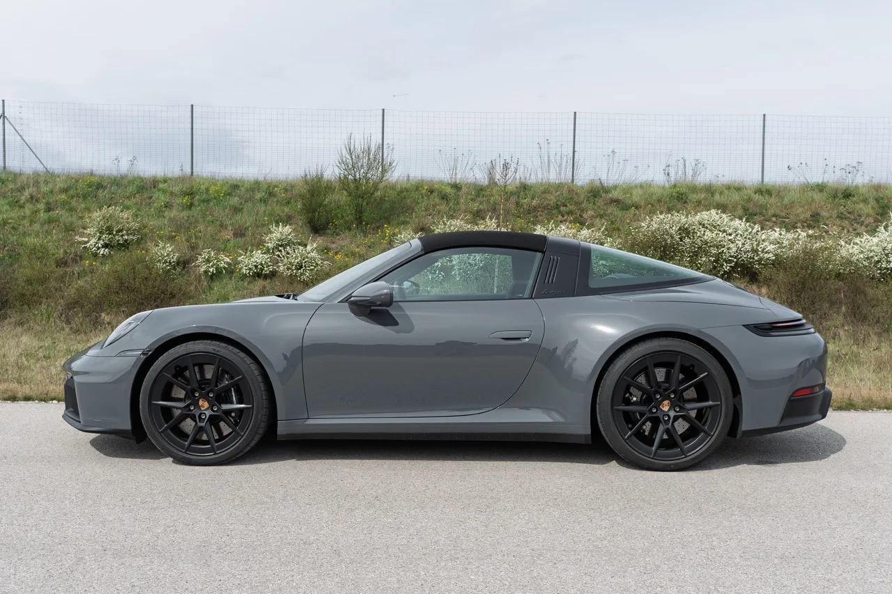 porsche 911 targa gts 2025 class="wp-image-650038" 